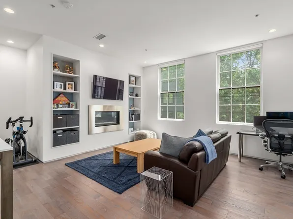 618 E 2nd St Unit 3, South Boston, MA 02127