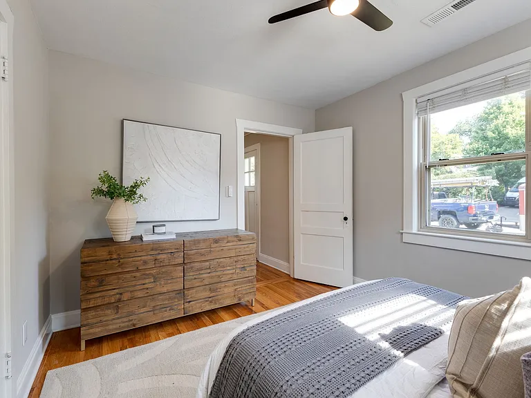 2313 Sunset Pl — Photo 33