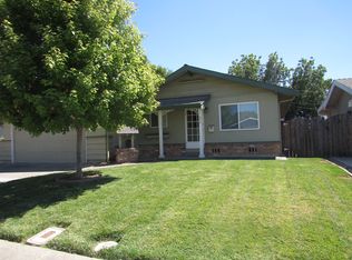 272 Solano Ln, Vacaville, CA 95688