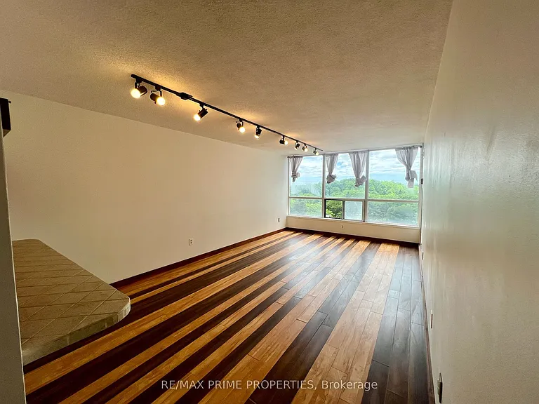 3050 Ellesmere Rd #821 — Photo 4