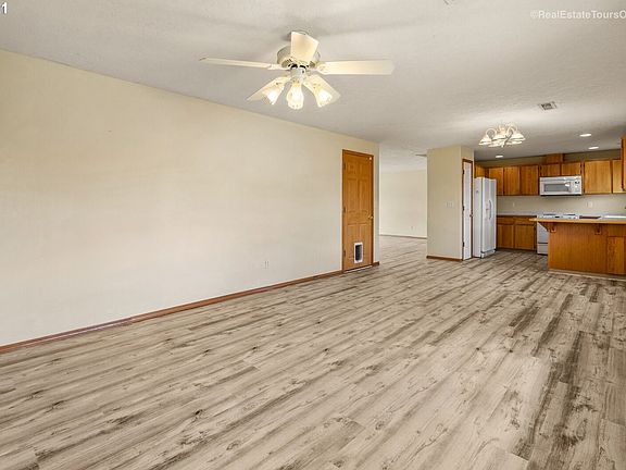 2nd image of 1912 SE 63rd Ave