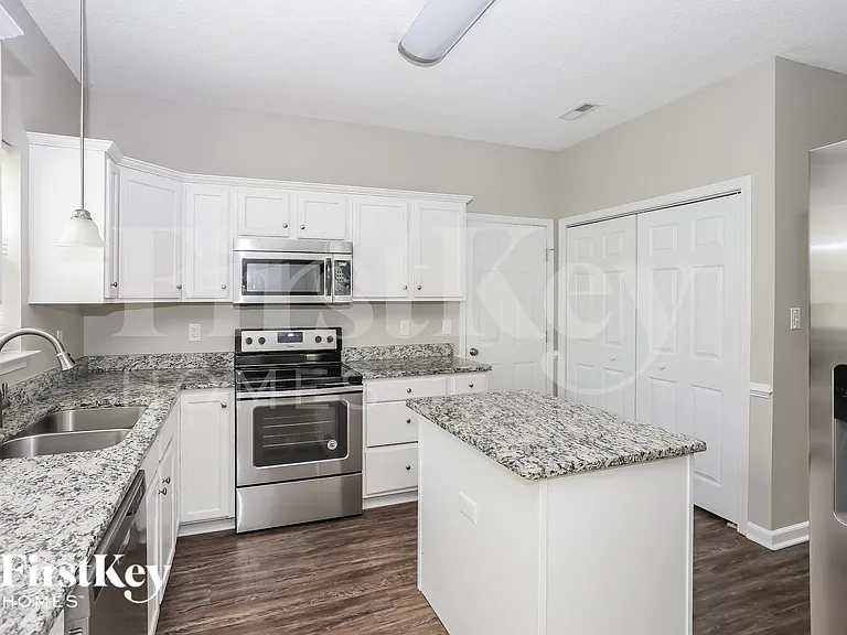 7503 Wilkins Terrace Dr — Photo 6