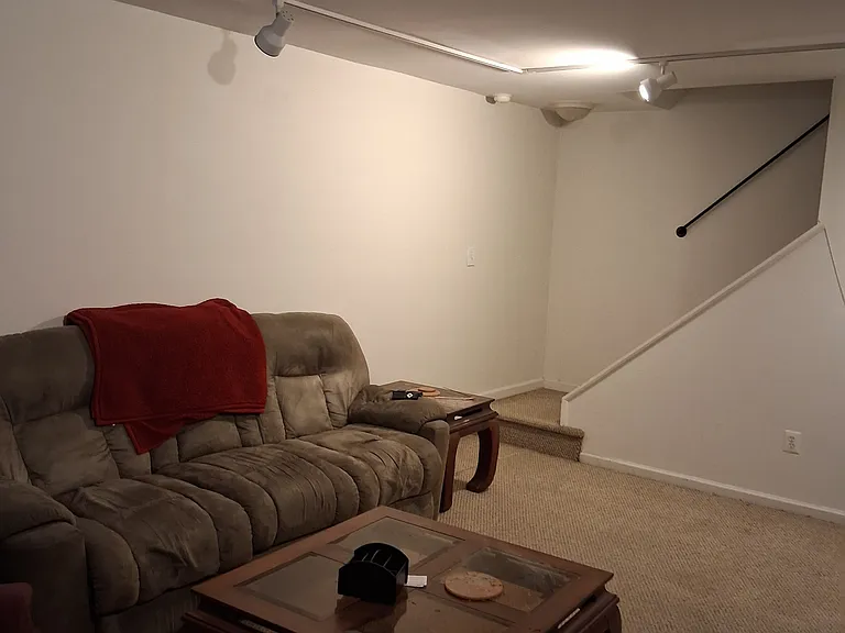 1050 Harbour Dr #1050 — Photo 2