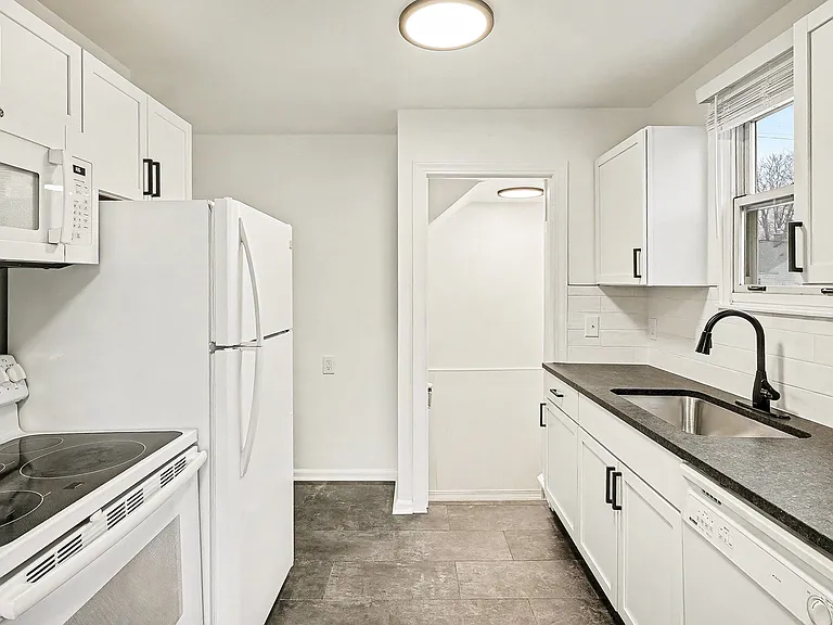 Bright with plenty of cabinet and countertop space!