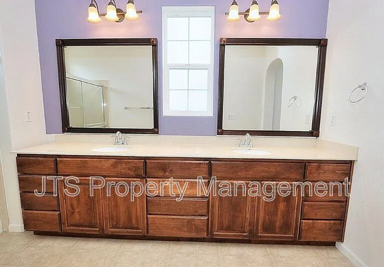 10921 Oakham Dr — Photo 28