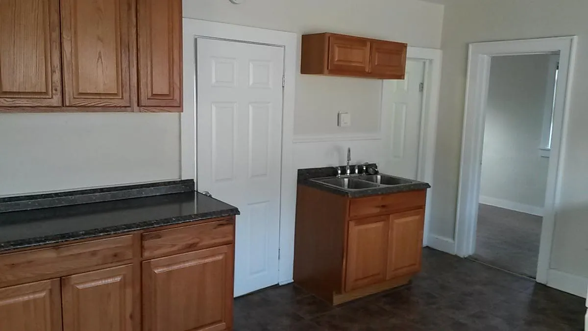 2 bed, 950 sqft, $1,375 — Photo 3