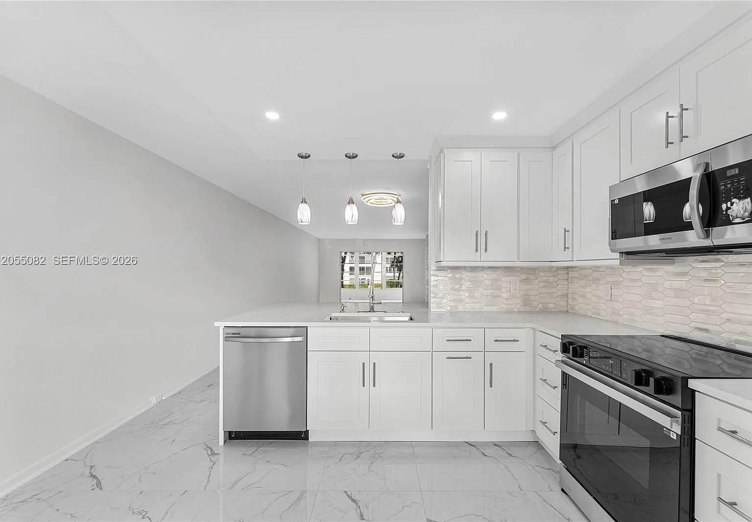 Lucaya Village 1-C Condo — Photo 3