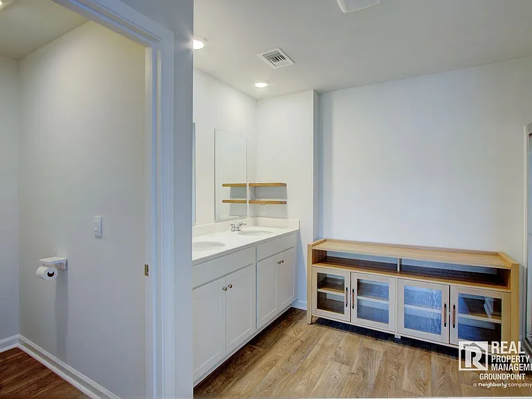 113 Hillsford Ln — Photo 16