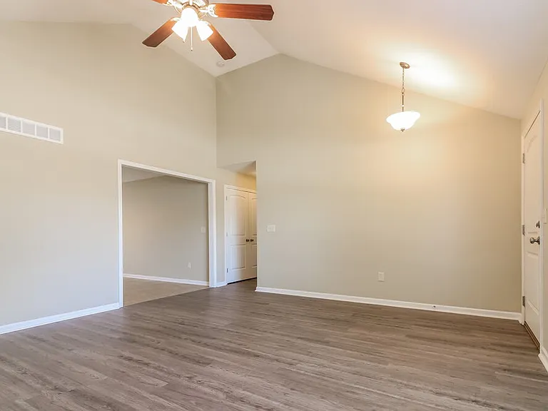 702 Hibiscus Cir — Photo 5