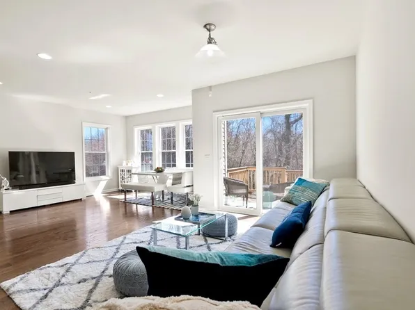 67 Spruce St #67, Hopkinton, MA 01748