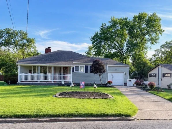 375 Jackson St, Campbell, OH 44405