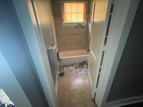 3rd image of 1642 N Tonti St