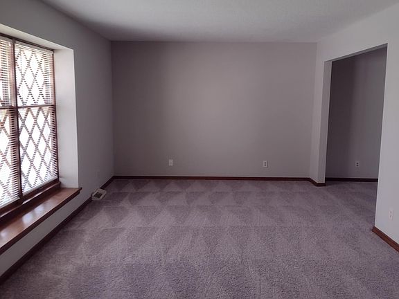 4th image of 1207 E Willow Dr