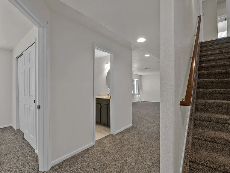 8265 Hardwood Cir — Photo 34