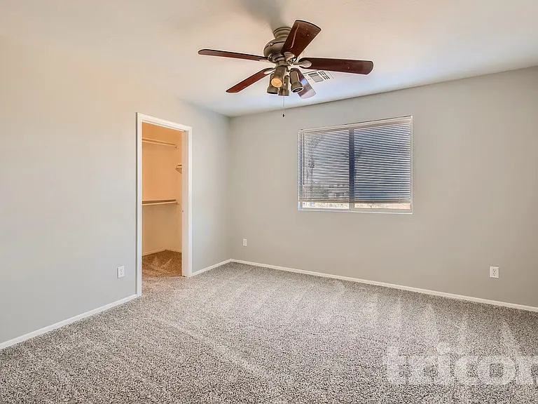 5030 W Glass Ln — Photo 17