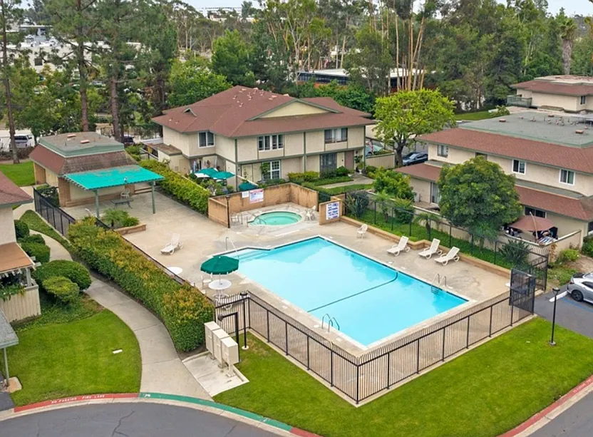 3 bed, 1.5 bath, 1264 sqft, $3,500 — Photo 4