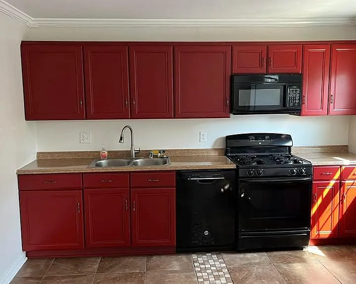 14363 Berkshire Dr — Photo 3