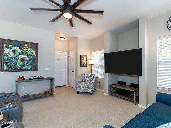 4th image of 1500 E Pusch Wilderness Dr Unit 10101