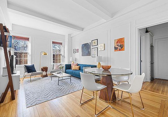 3rd image of 155 Henry St APT 4A