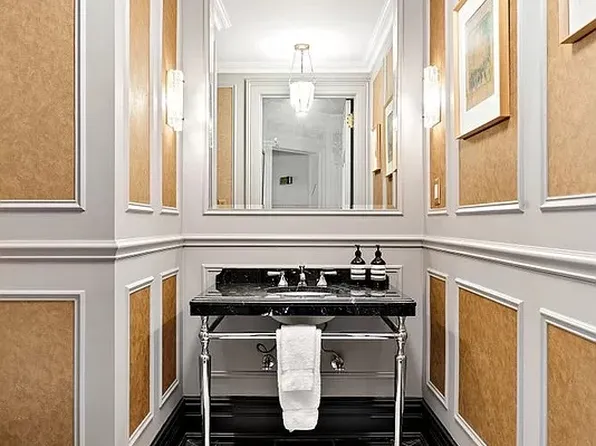 390 West End Avenue 6A image 16 of 17