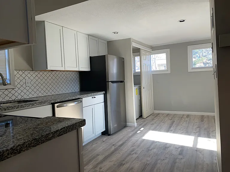 7635 Jefferson St — Photo 8