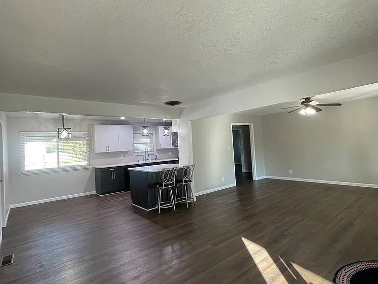 1140 Lake Home Dr — Photo 6