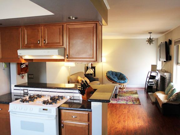 3rd image of 4015 Louisiana St Unit 2