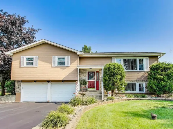 935 Regent St, New Lenox, IL 60451
