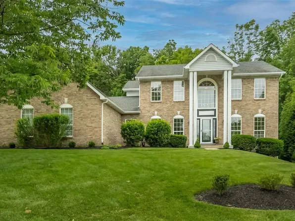 755 Bothwell Dr, Weldon Spring, MO 63304