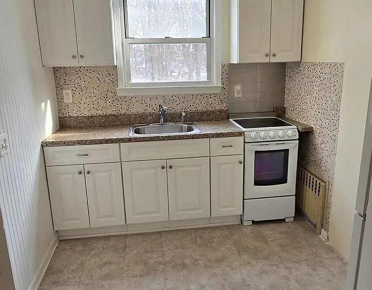 188 Rockne Rd — Photo 5