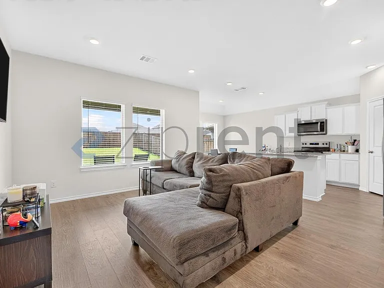 3923 Mountain Dr — Photo 6