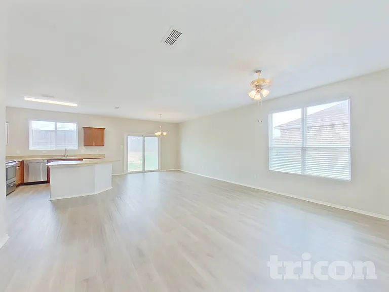 416 San Lucas Dr — Photo 2