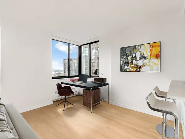 200 West 60th Street image 7 of 46