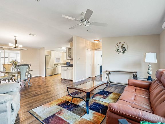 4th image of 834 Lychee Drive