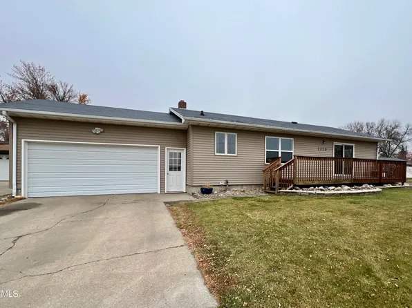1410 10th St SW, Valley City, ND 58072
