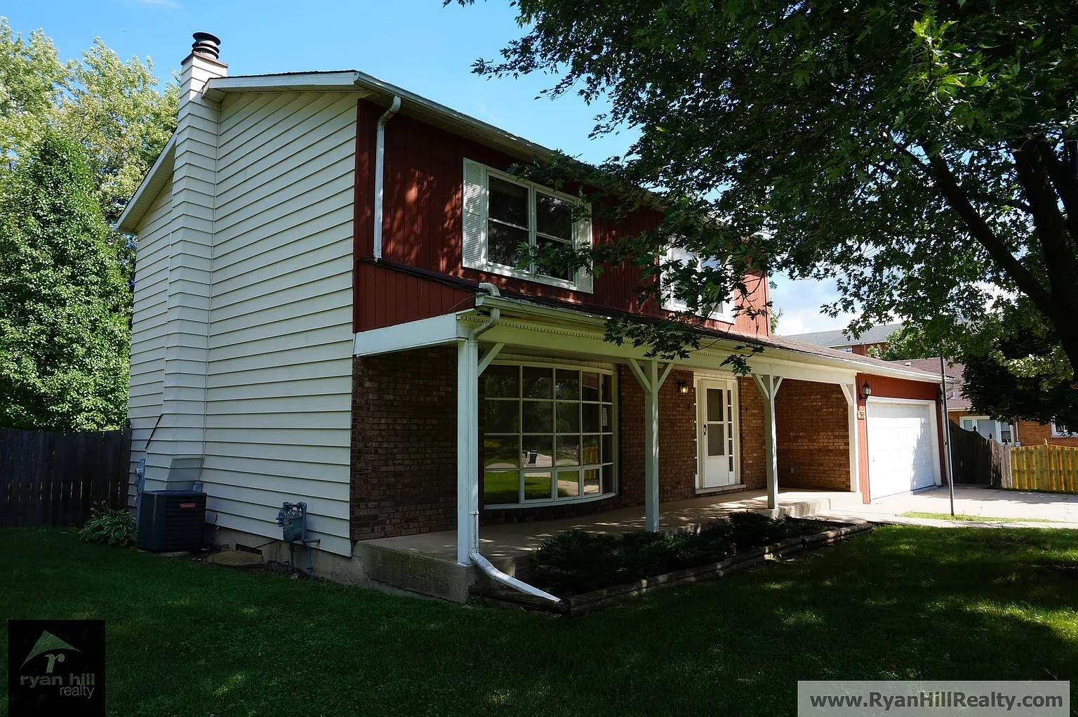 1S761 Fairview Ave photo 1