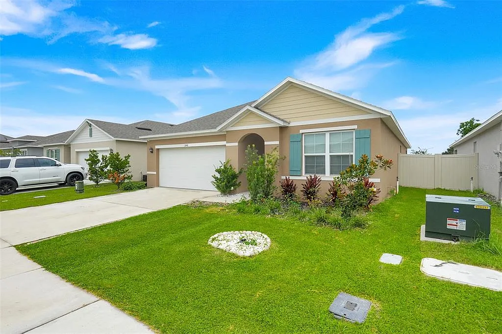 3 bed, 2.0 bath, 1669 sqft, $2,000 — Photo 4