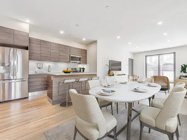 34-55 Vernon Blvd #2V, Astoria, NY 11106