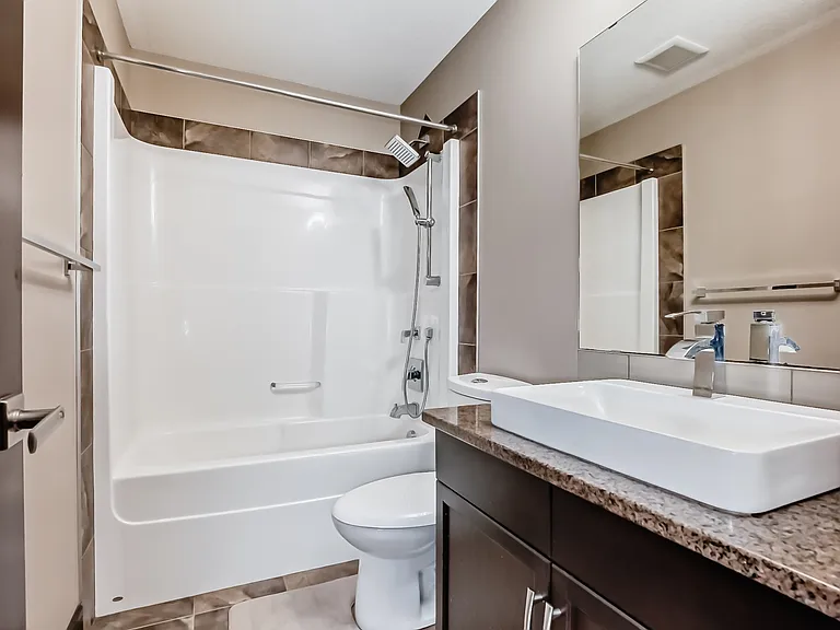 3015 Winspear Cmn SW — Photo 36