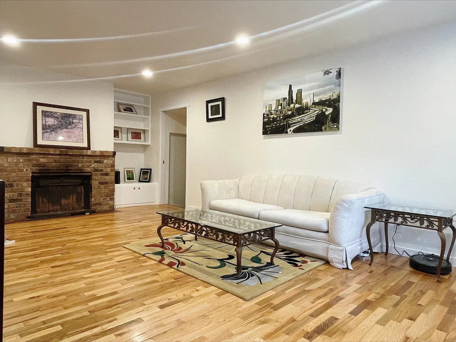 4 bed, 1550 sqft, $3,200 — Photo 3