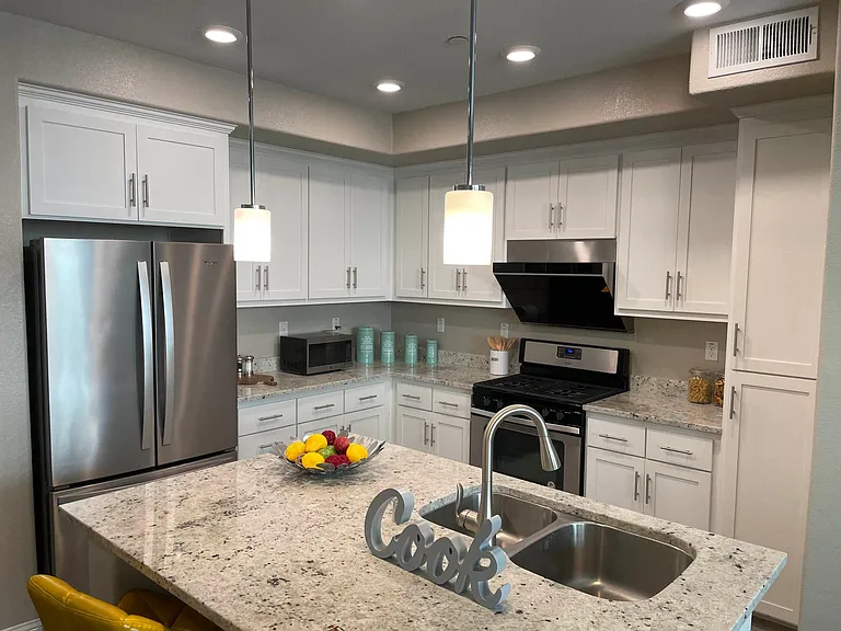 Mahuron Cir — Photo 5