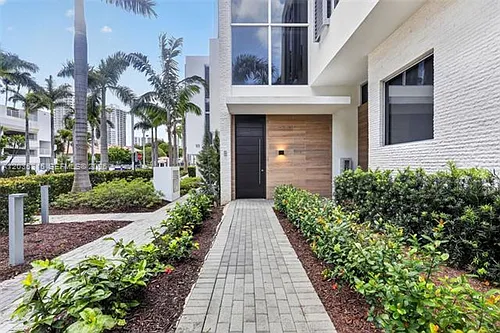 3750 Yacht Club Dr Photo 1 3750 Yacht Club Dr Photo 1