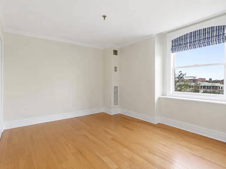 390 Commonwealth Ave — Photo 10