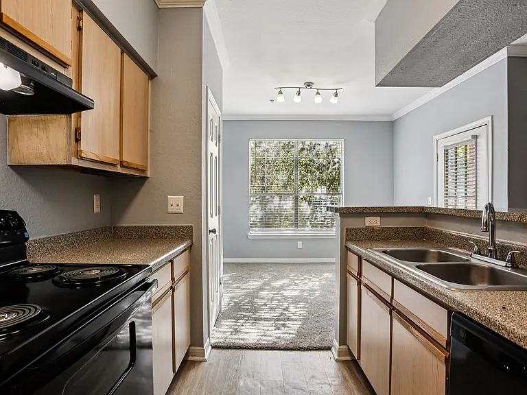 Pinnacle Heights — Photo 18