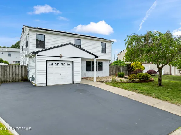 190 Ravenwood Boulevard, Barnegat, NJ 08005