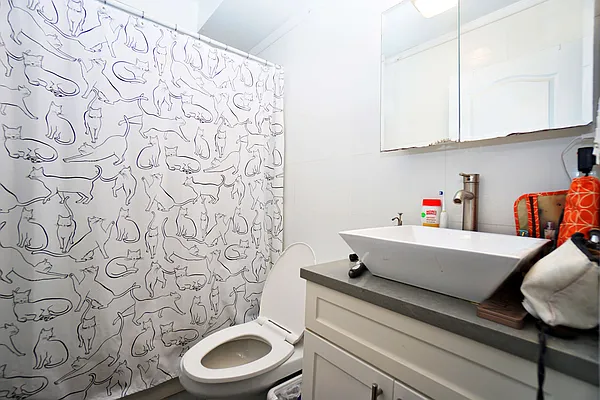 Rented by Compass | media 24
