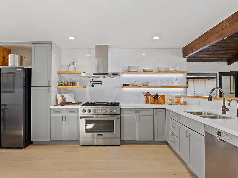 251 N Encinal Ave — Photo 6