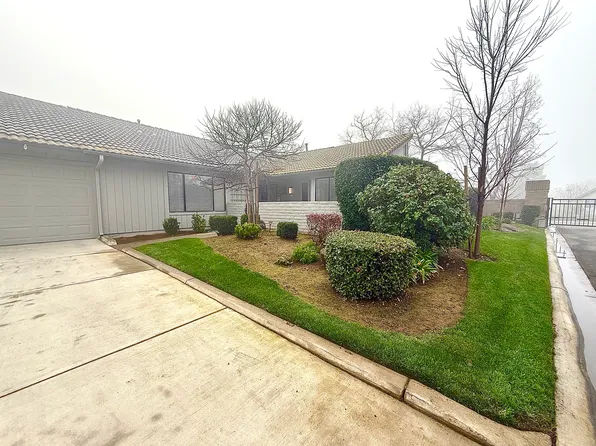 1560 Tollhouse Ln, Clovis, CA 93611