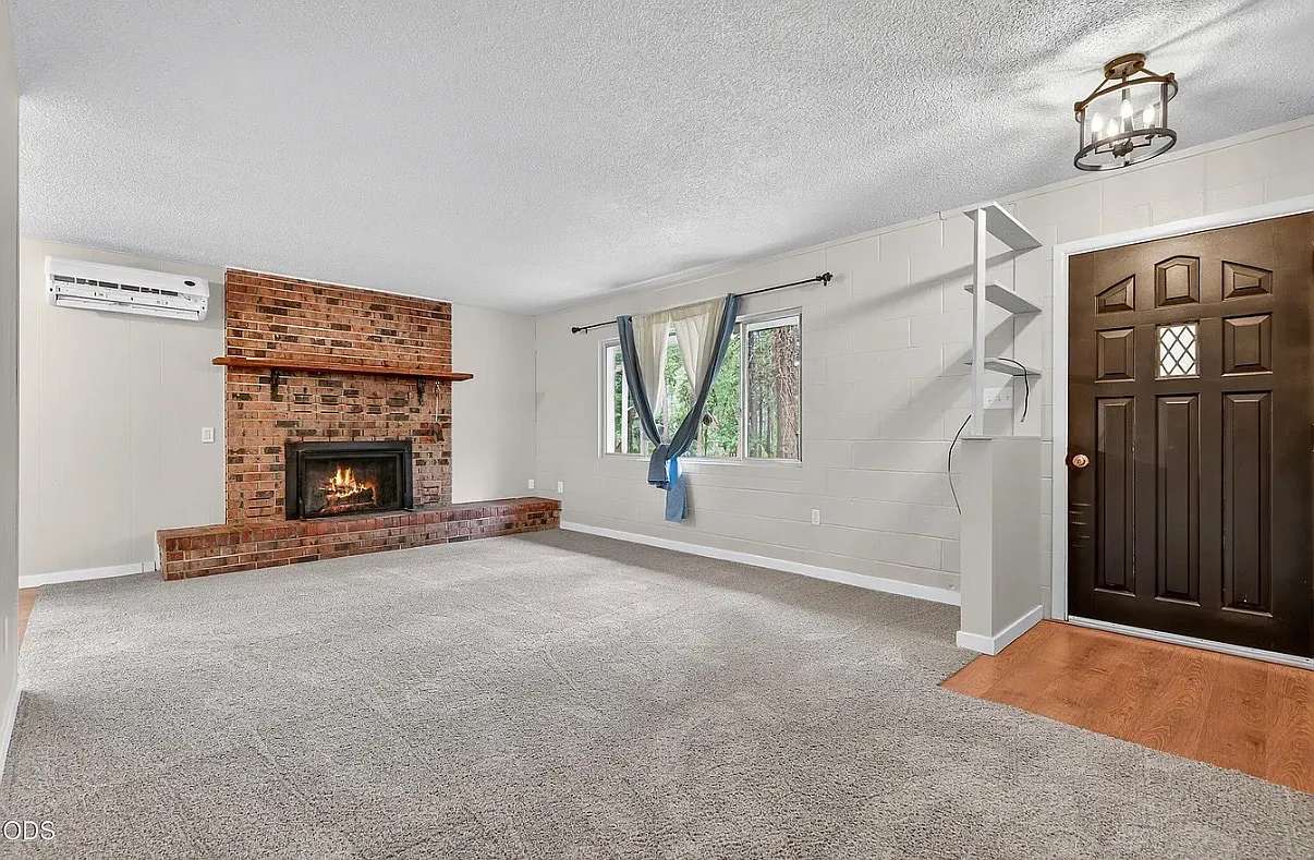 981 Upper Applegate Road - 1 — Photo 2