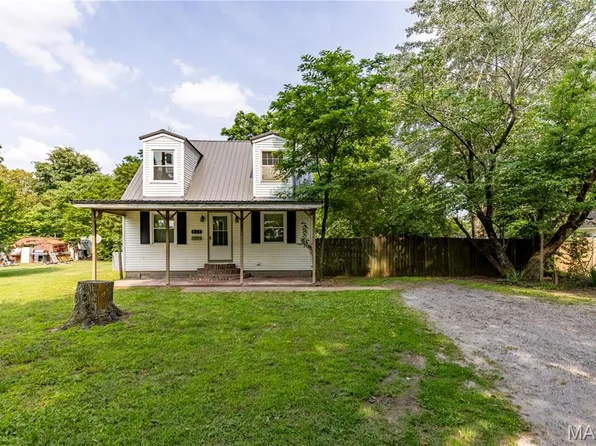 421 1st St, East Prairie, MO 63845